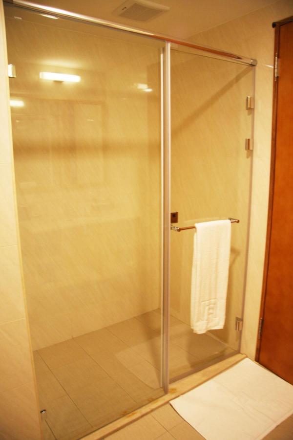 ฟู่ฉิน โฮเต็ล ไท่หนาน Hotel ไถหนาน ภายนอก รูปภาพ