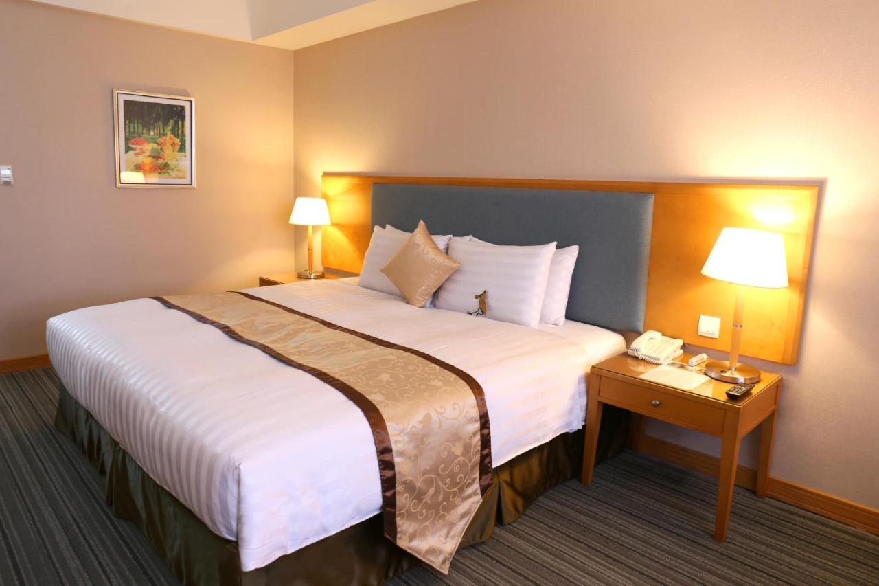 ฟู่ฉิน โฮเต็ล ไท่หนาน Hotel ไถหนาน ภายนอก รูปภาพ