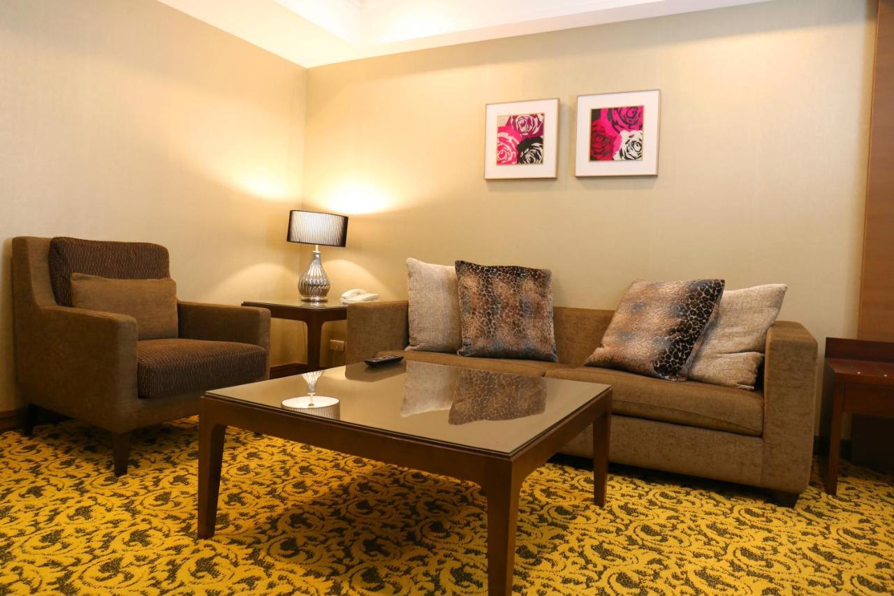 ฟู่ฉิน โฮเต็ล ไท่หนาน Hotel ไถหนาน ภายนอก รูปภาพ