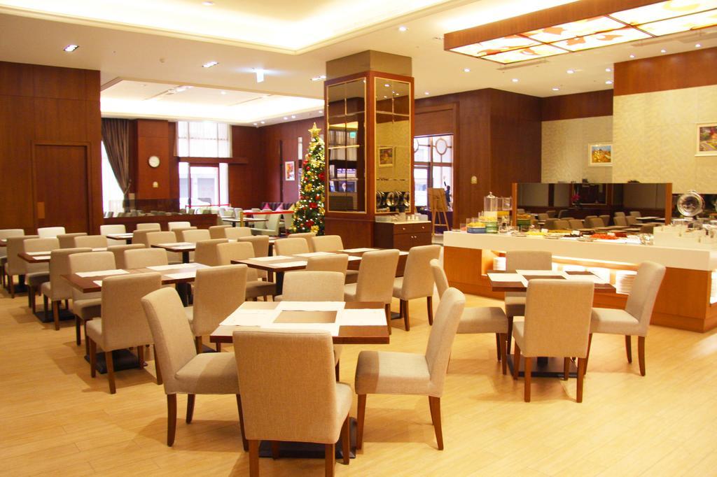 ฟู่ฉิน โฮเต็ล ไท่หนาน Hotel ไถหนาน ภายนอก รูปภาพ