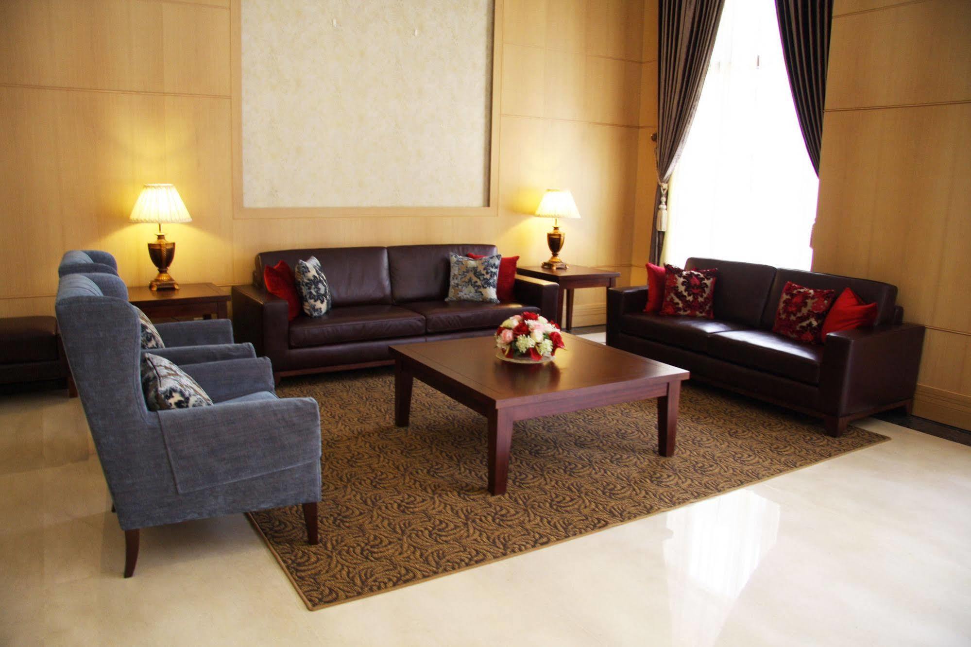 ฟู่ฉิน โฮเต็ล ไท่หนาน Hotel ไถหนาน ภายนอก รูปภาพ