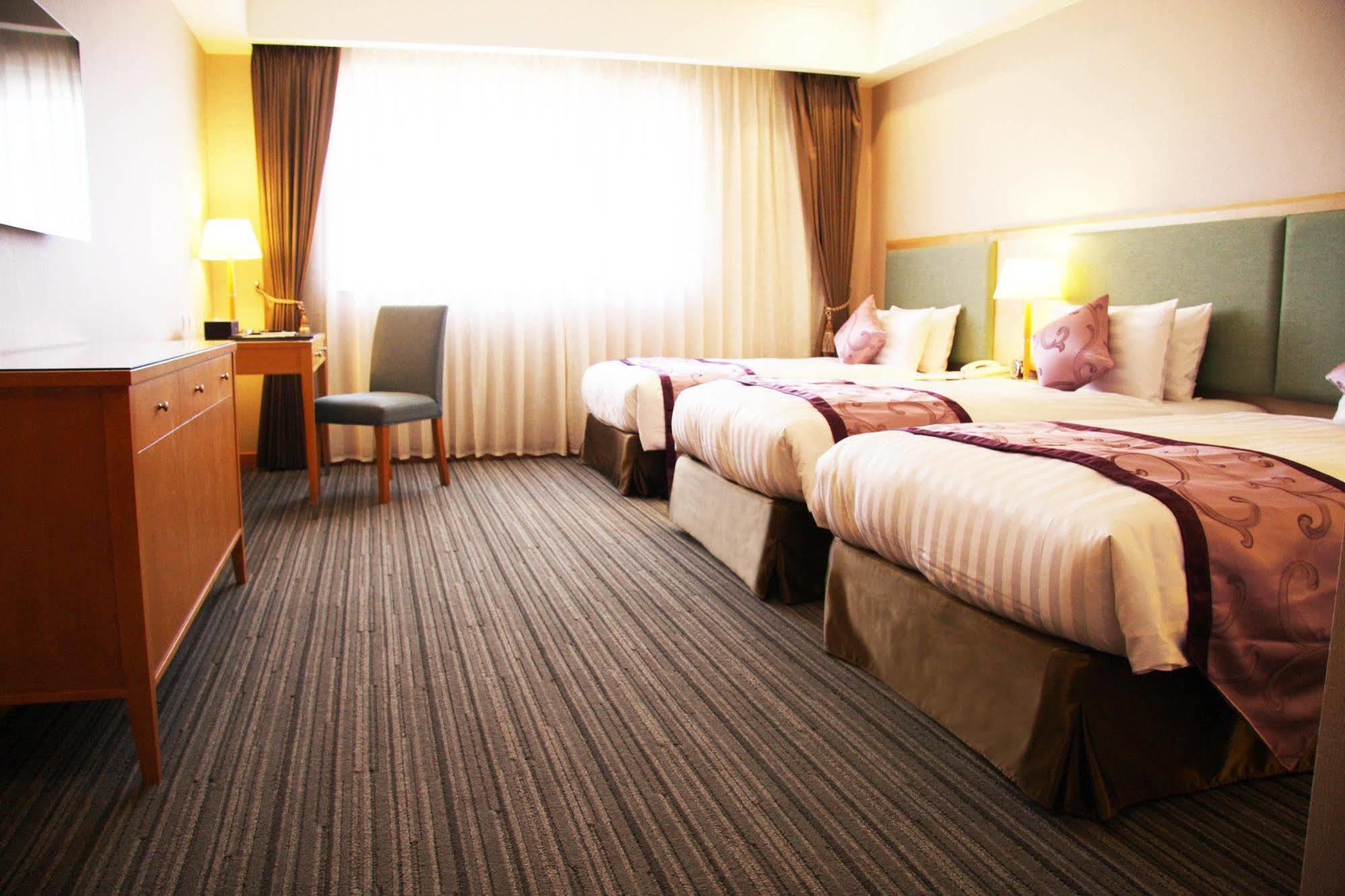 ฟู่ฉิน โฮเต็ล ไท่หนาน Hotel ไถหนาน ภายนอก รูปภาพ